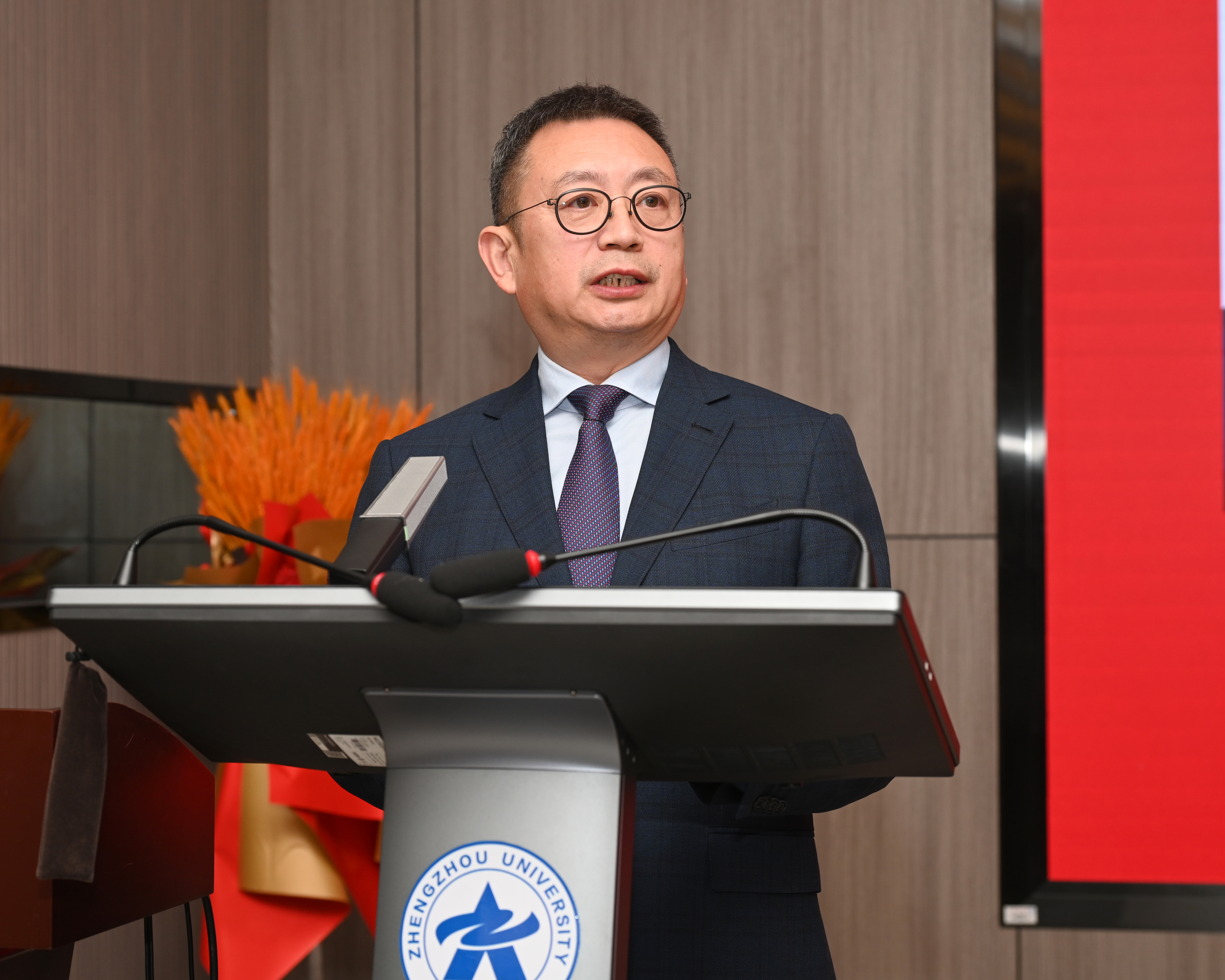 12河南省第二建设集团有限公司党委书记黄道元致辞.jpg 12河南省第二建设集团有限公司党委书记黄道元致辞.jpg