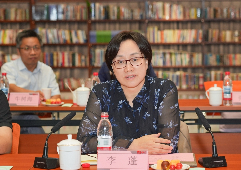 李蓬校长.jpg