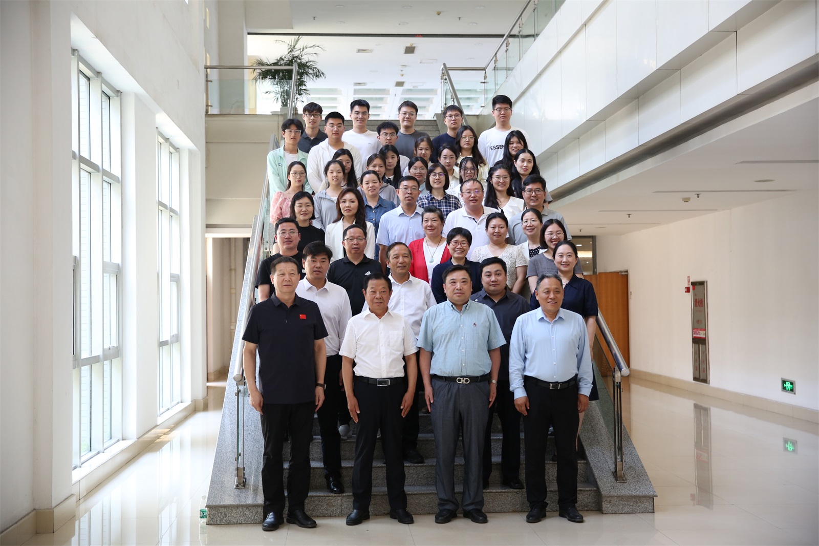 8合影留念_20240625145038A299.jpg 8合影留念_20240625145038A299.jpg